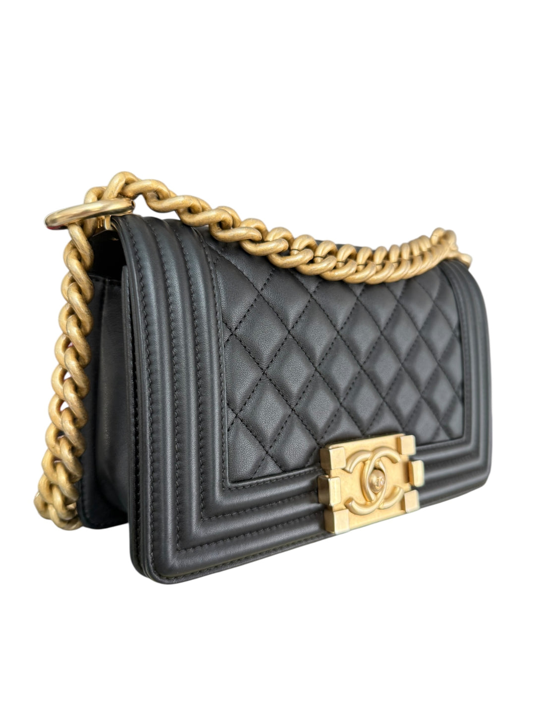 Chanel Boy small aus schwarzem Leder und goldfarbener Hardware