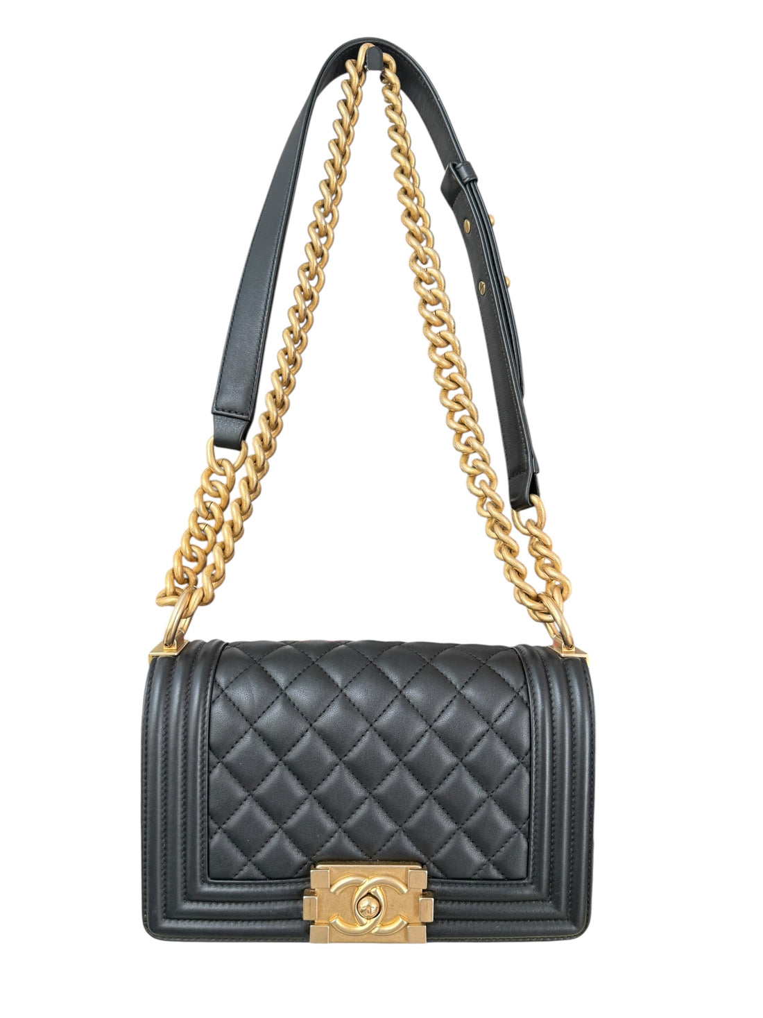 Chanel Boy small aus schwarzem Leder und goldfarbener Hardware