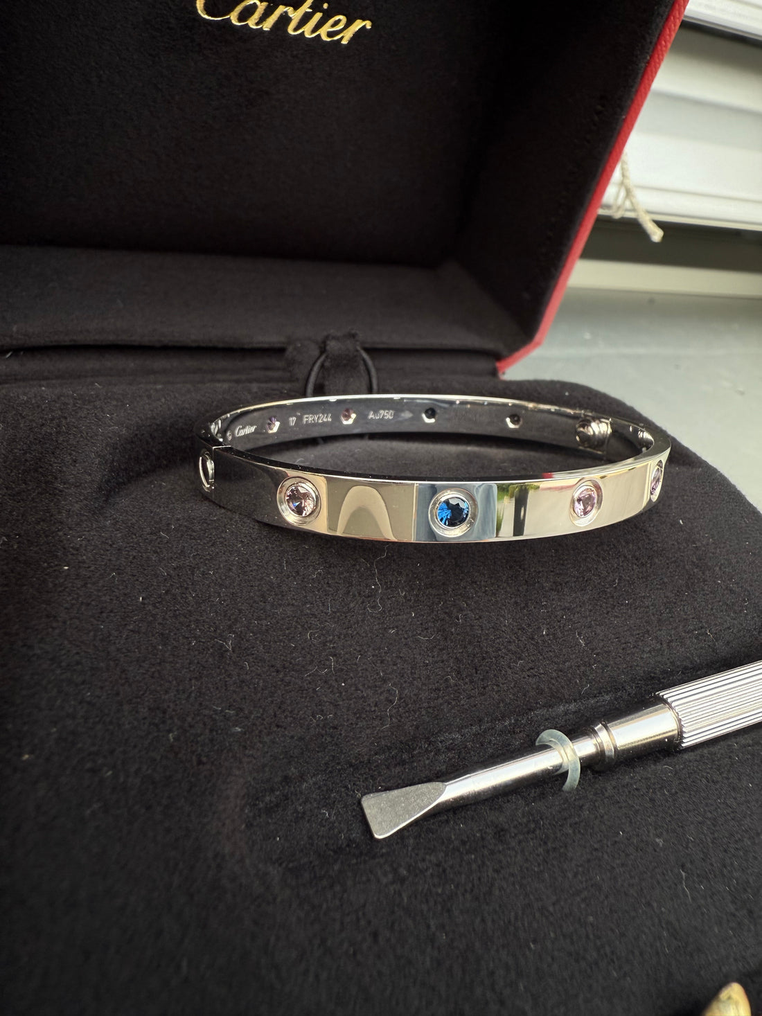 Cartier Love Bracelett aus Weissgold und 10 Steinen