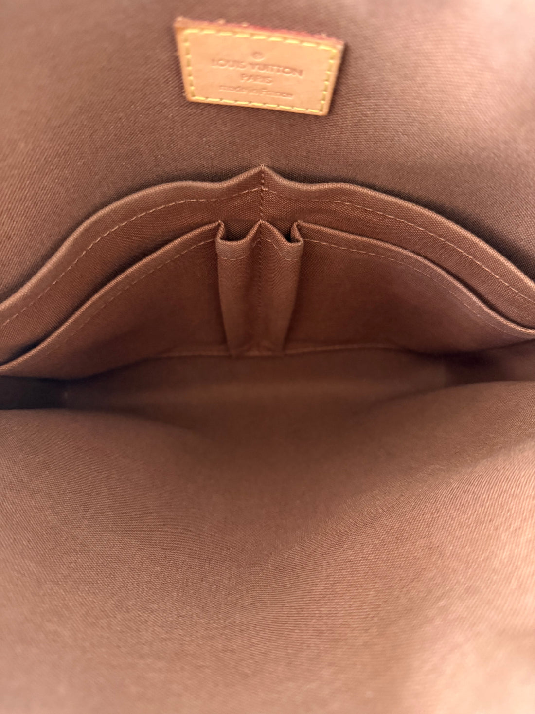 Louis Vuitton Trotteur Beaubourg Schultertasche