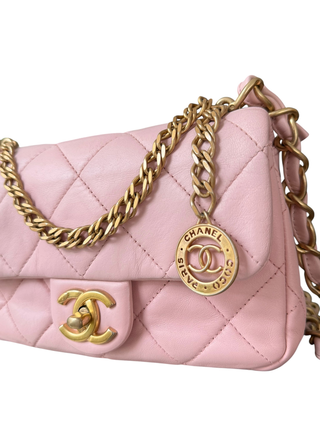 Chanel Timeless Mini Rectangular in der Farbe rosa. Lammleder