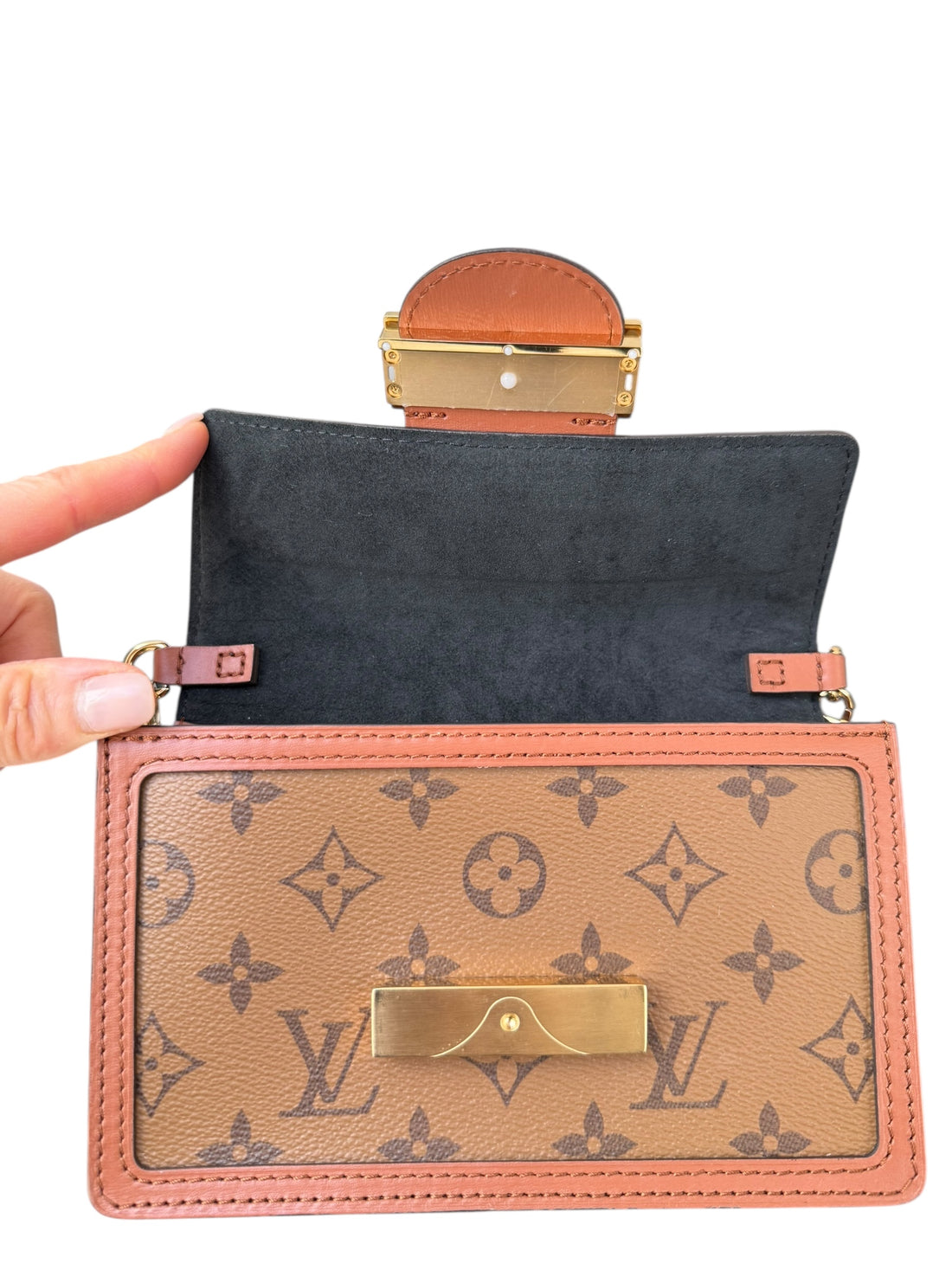Louis Vuitton Dauphine WOC Wallet on Chain mit abnehmbarer Kette.