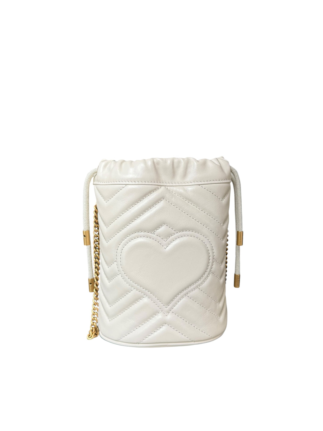 Gucci Beuteltasche in der Farbe creme aus gestepptem Chevron Leder