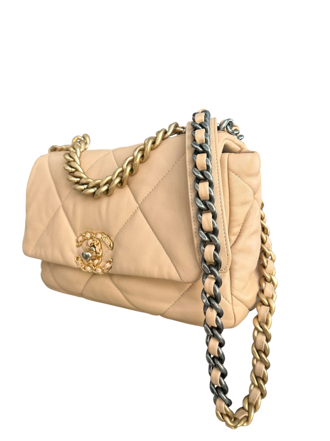 Chanel 19 small in beige mit Gold- Silber- Rutheniumfarbenes Metall. Griff und Schulterkette.