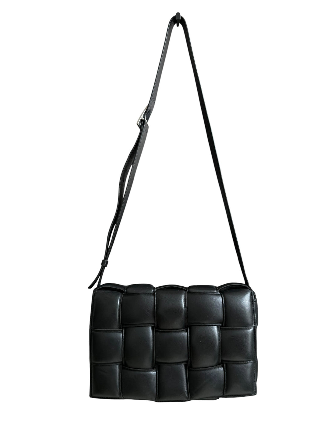 Bottega Veneta Cassette Bag aus schwarzem Intrecciato-Flechtwerk des Hauses