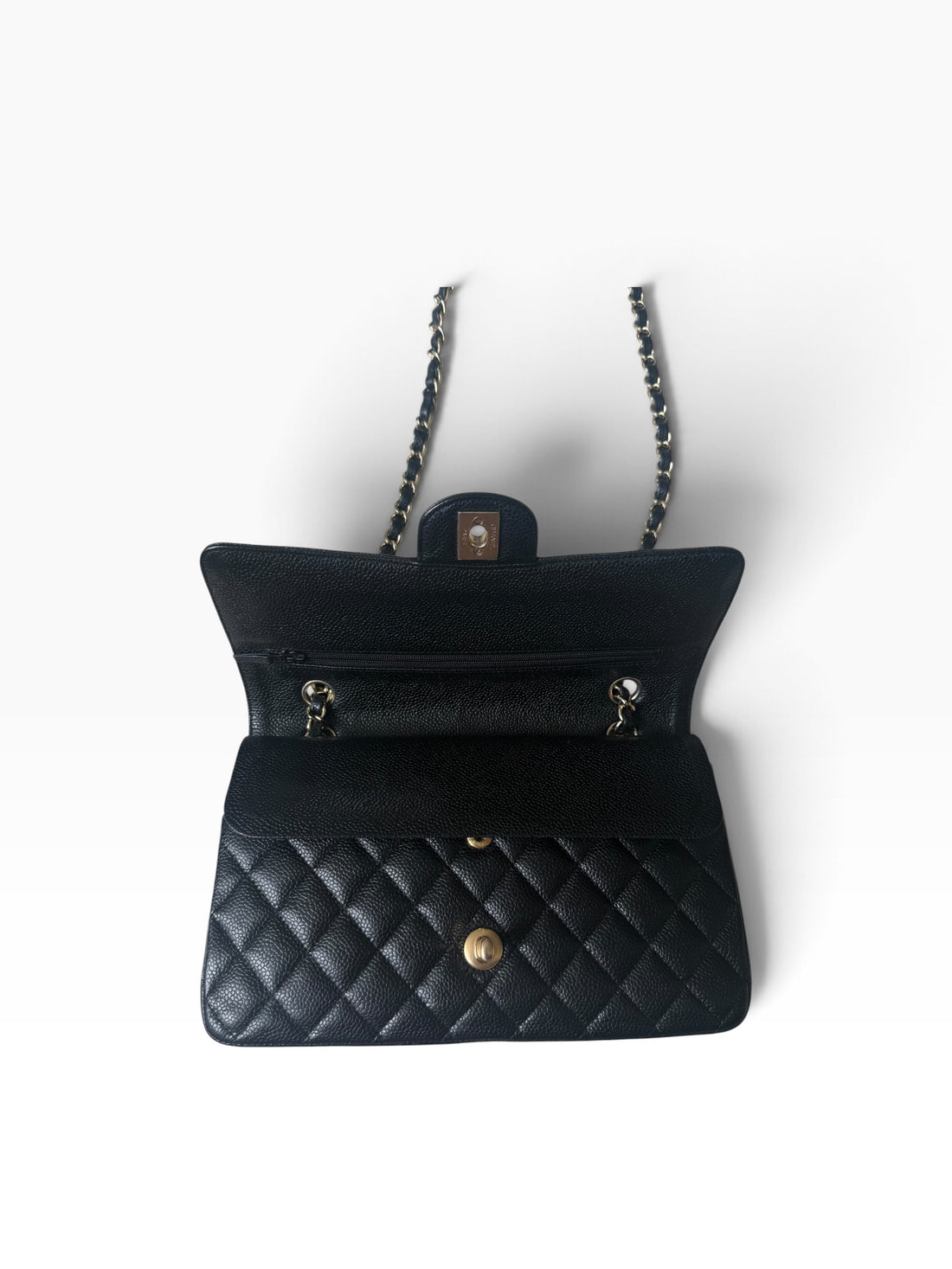 Borsa Chanel Classic Timeless Double Flap media in pelle caviar nera con hardware color oro.