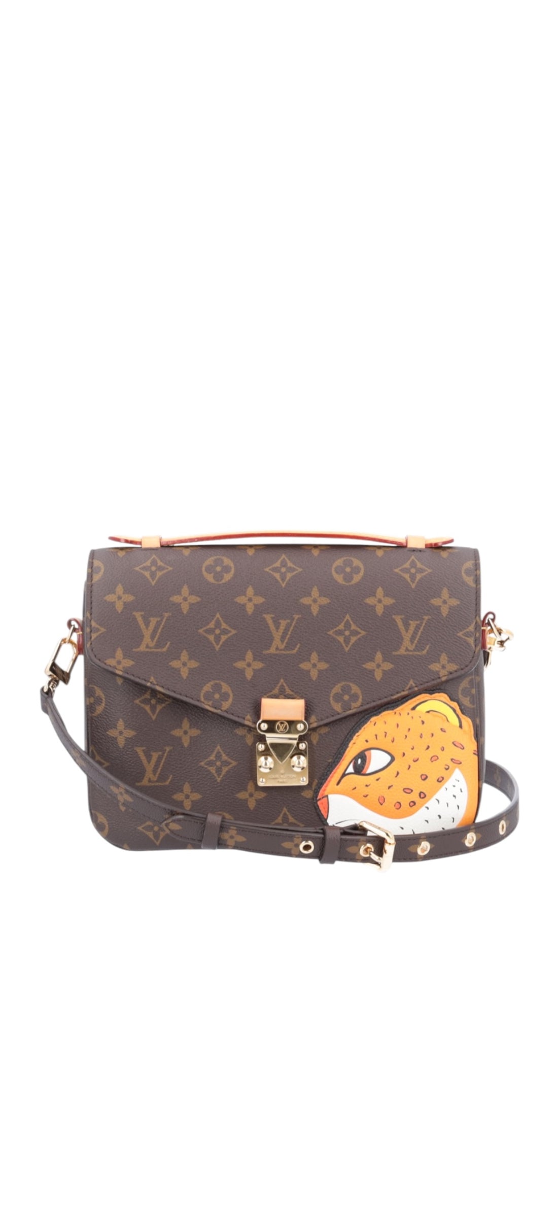 Limitierte Louis Vuitton x Sun Yitian Pochette Metis verbindet das klassische Monogram Canvas mit einem auffälligen, glänzenden Leder-Patch in Form eines farbenfrohen Leopardenkopfes