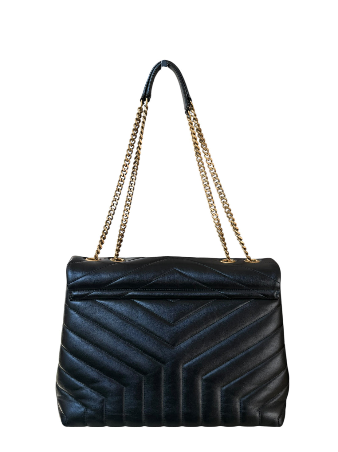 YSL Loulou Medium Tasche aus schwarzem Kalbsleder mit ineinandergreifenden YSL Initialen aus goldfarbenem Metall.