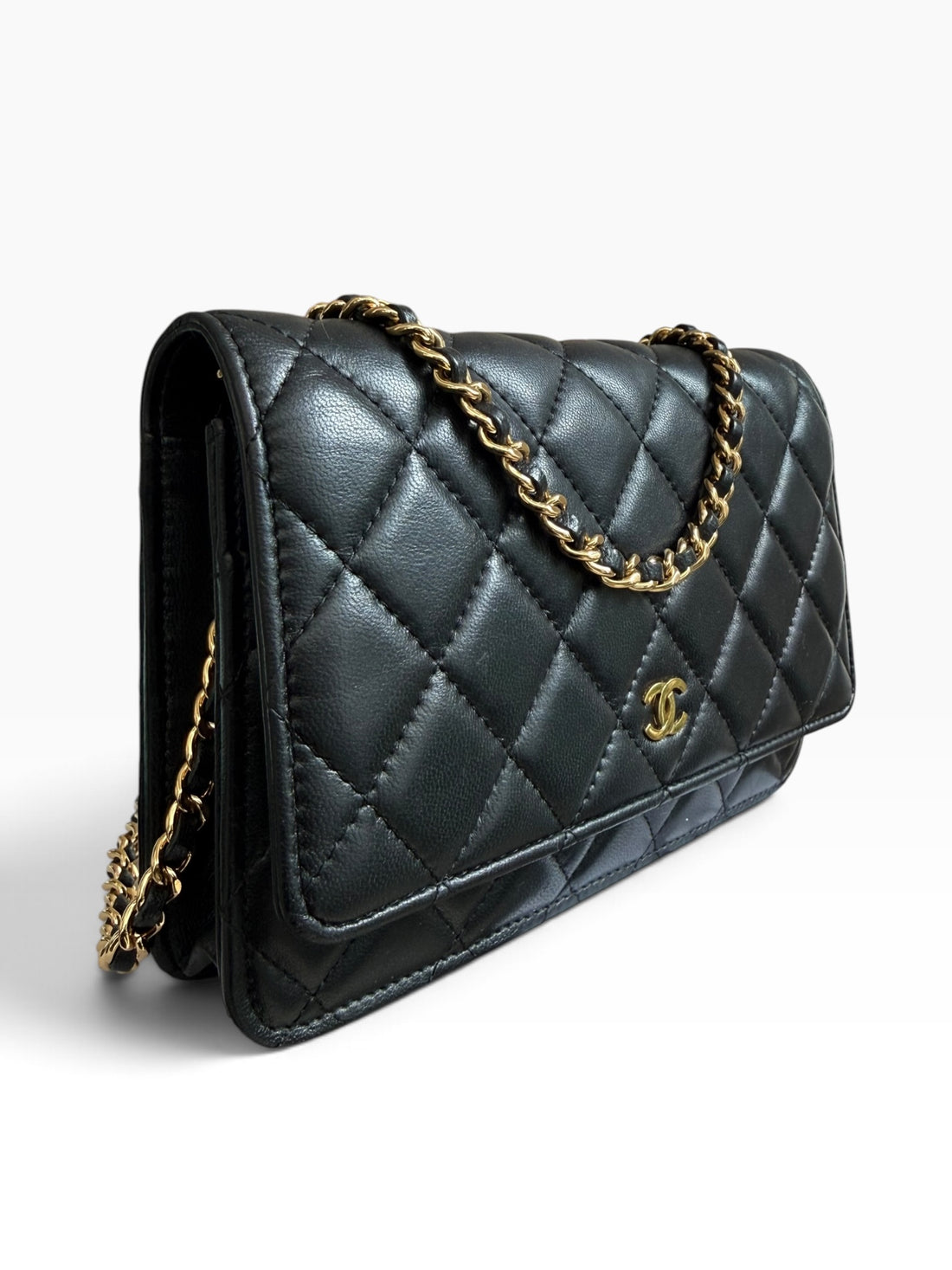 Chanel WOC Wallet on Chain aus schwarzem Lammleder und goldfarbener Hardware