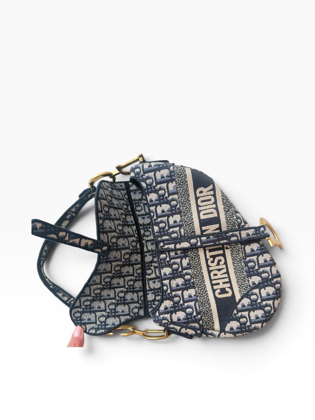 Borsa Saddle Christian Dior con ricamo Dior Oblique all-over in blu e pattina Saddle