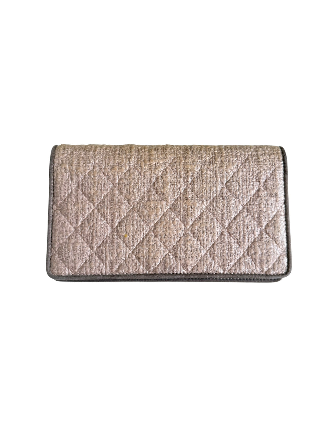 Chanel Geldbörse aus Bast in der Farbe beige.