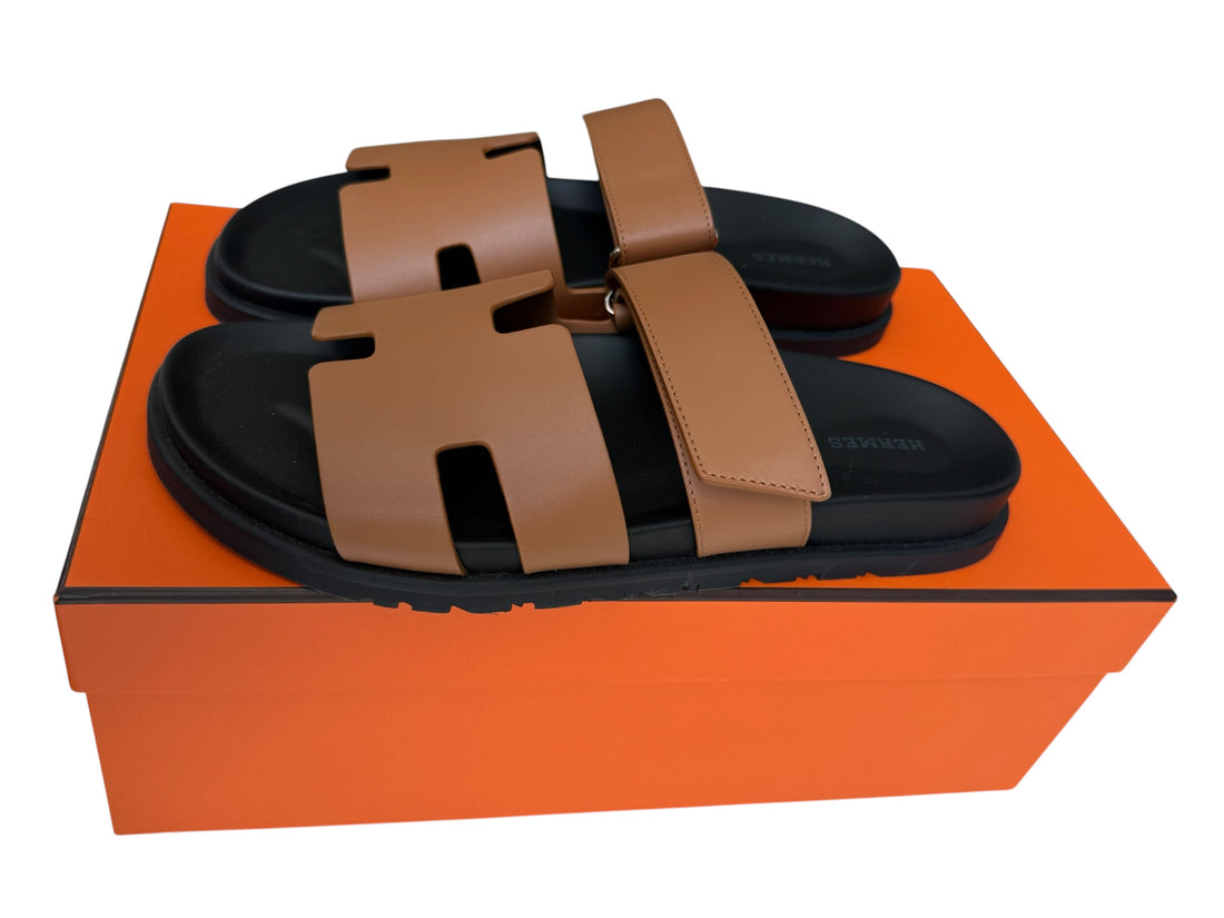 Hermès Sandalen Chypre in der Farbe Naturel. Grösse 42