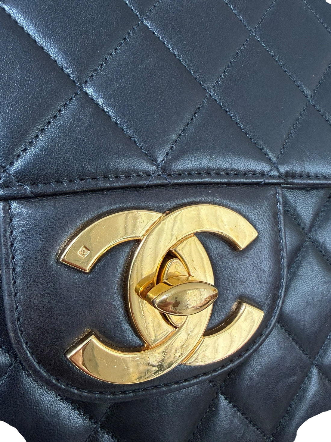 Chanel Classic Timeless Jumbo Flap Bag Vintage aus gestepptem Lammleder und 24 Karat vergoldeter Hardware