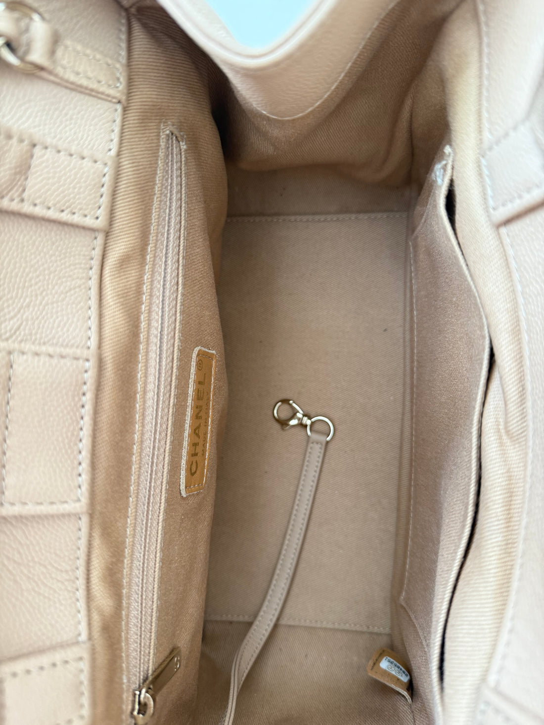 Chanel Business Affinity Bag aus beigefarbenem Kaviarleder