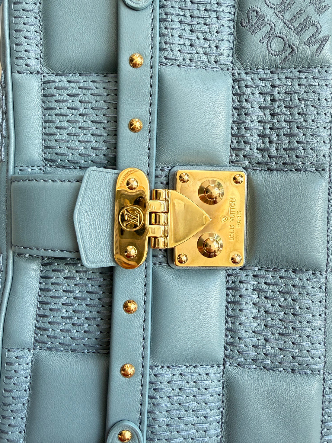 Louis Vuitton Troca pm quilted Glacier
