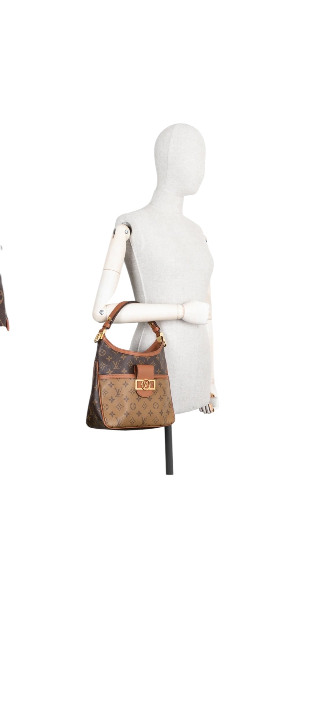 Louis Vuitton Dauphine Hobo Bag aus Monogram Reverse
