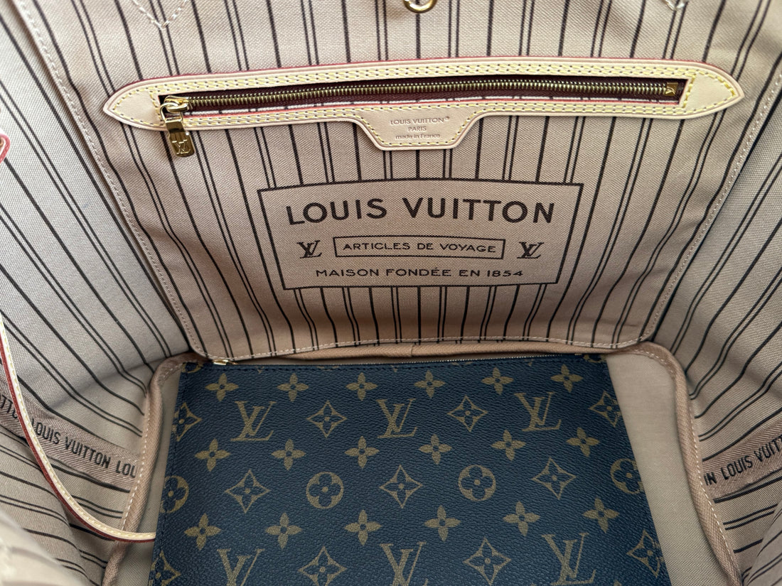 Louis Vuitton Neverfull MM in Monogram Canvas. Innen: Beiges Textilinnenfutter.