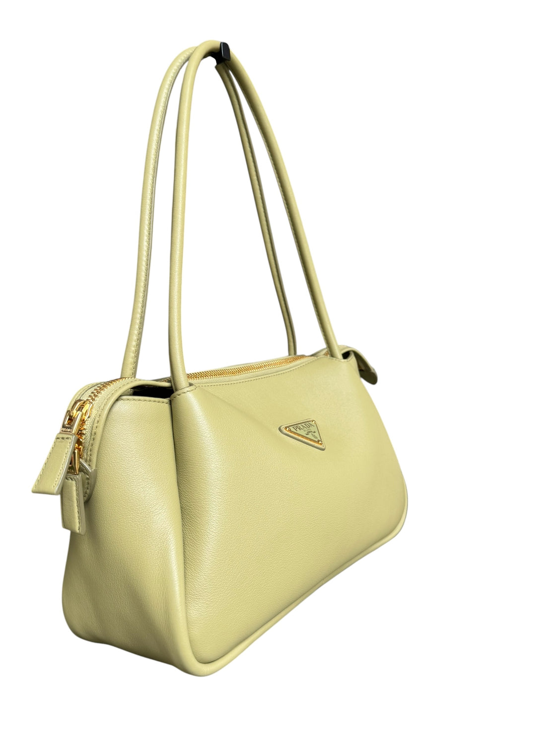 Prada Darling mittelgrosse Schulter Tasche in der Farbe Pistazie aus weichem Kalbsleder.
