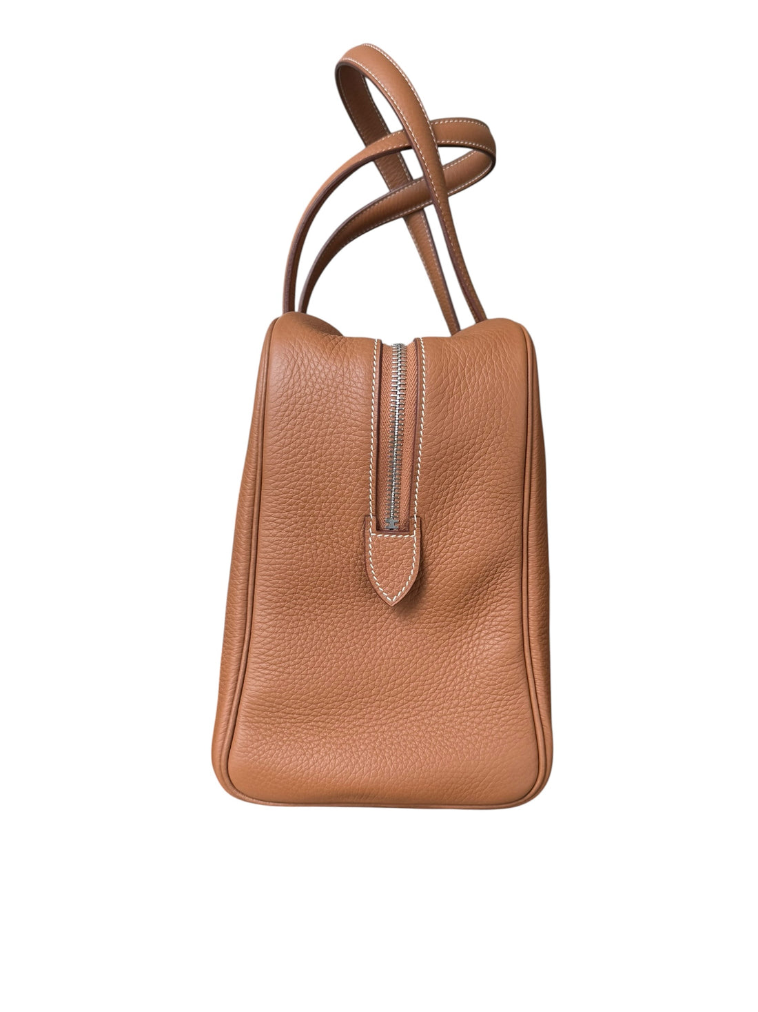 Hermès Victoria 35 Handtasche / Weekender Unisexist aus weichem Taurillon Clemence-Leder gefertigt und verfügt über silberfarbene Hardware