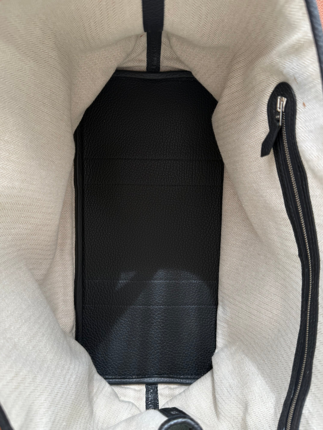 Hermès Garden Party Shopper 36 aus weichem Negonda Leder in der Farbe Noir – schwarz und silberfarbener Palladium Hardware.