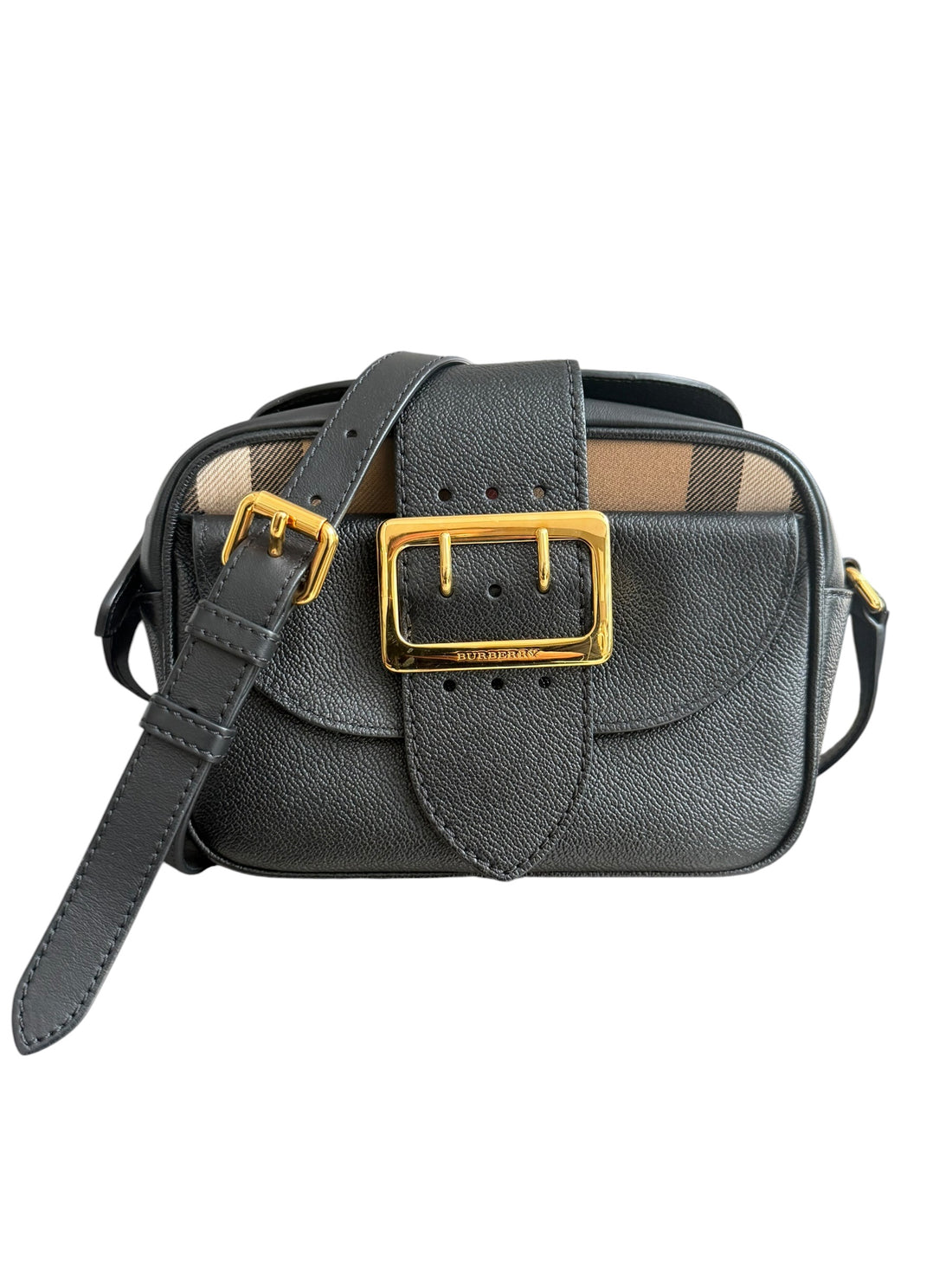 Burberry Small Buckle Leather Crossbody Bag aus schwarzem Leder mit goldfarbener Schliesse und klassischen Vintage Check-Details- magnetischer Verschlus
