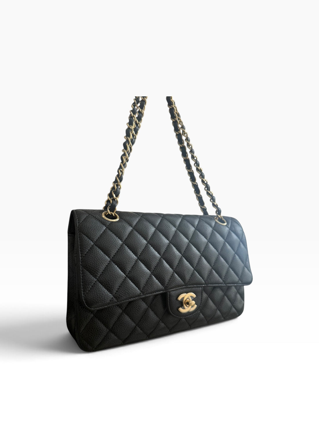 Borsa Chanel Classic Timeless Double Flap media in pelle caviar nera con hardware color oro.