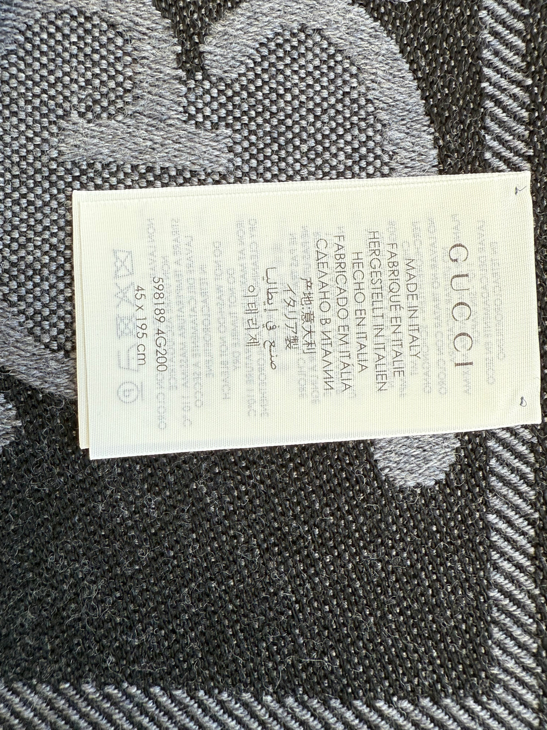Gucci Schal aus Wolljacquard mit GG Motiv