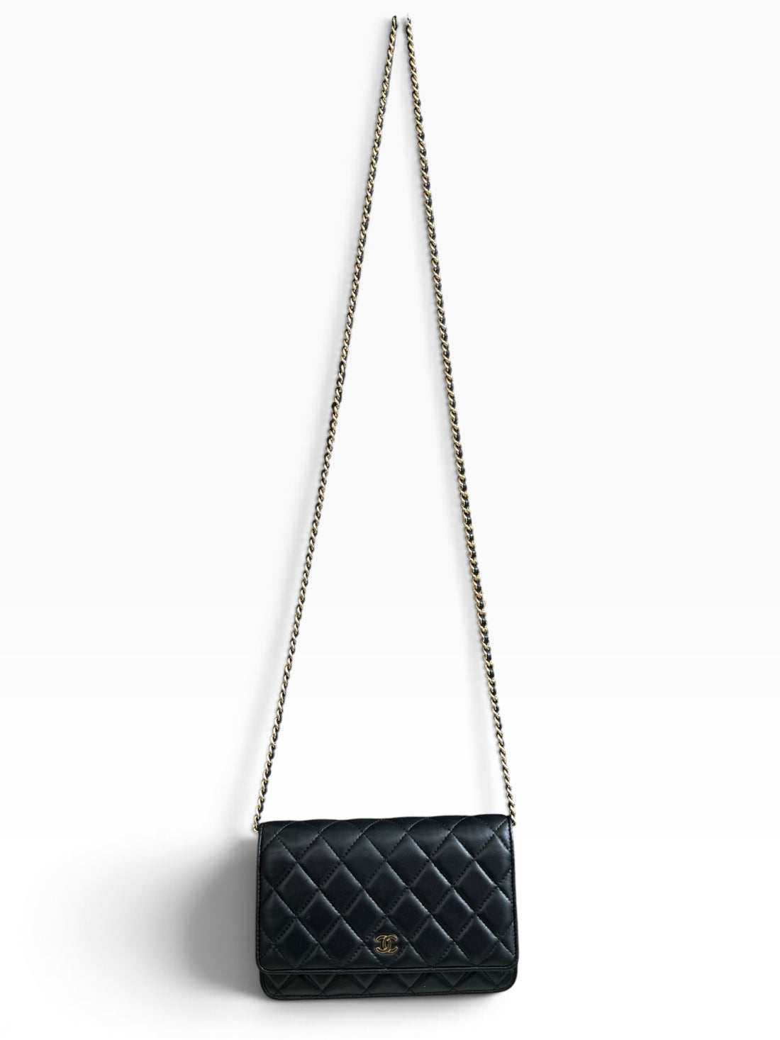 Chanel WOC Wallet on Chain aus schwarzem Lammleder und goldfarbener Hardware