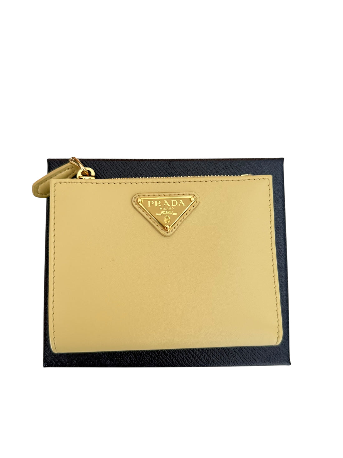 Prada Geldbörse in der Farbe vaniglia.