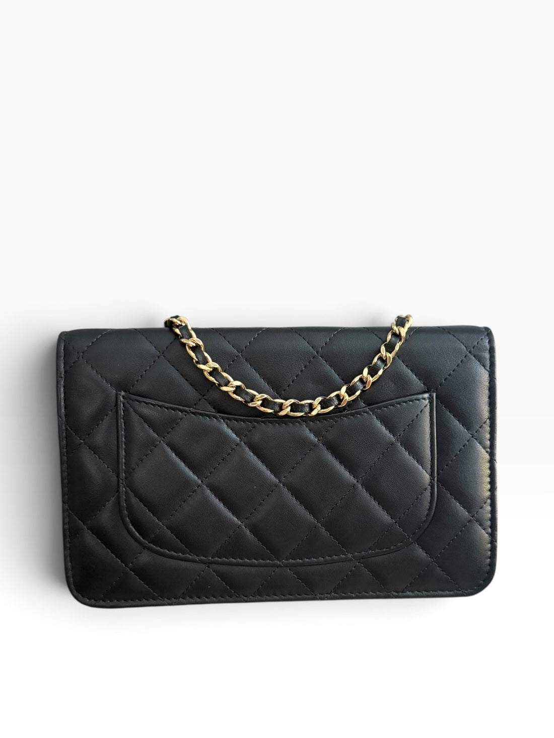CHANEL WOC Wallet on Chain aus schwarzem Lammleder und goldfarbener Hardware