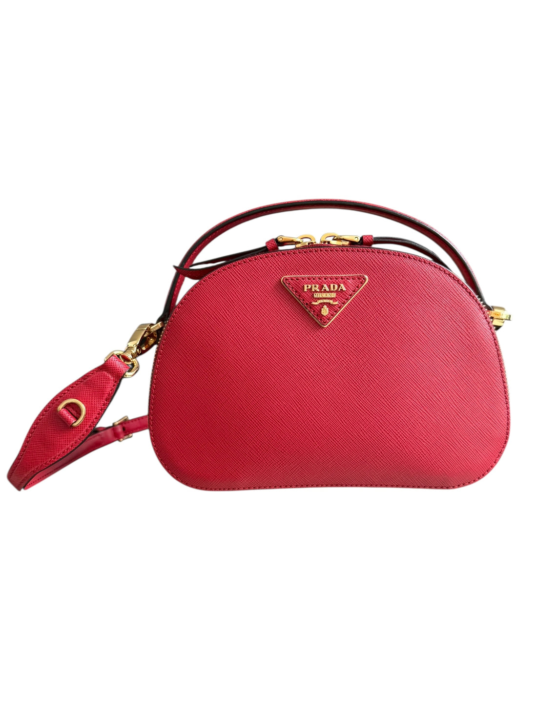 Prada Odette mit abnehmbarem und verstellbarem Schulterriemen in der Farbe rot Fuoco aus Saffiano Lux Leder