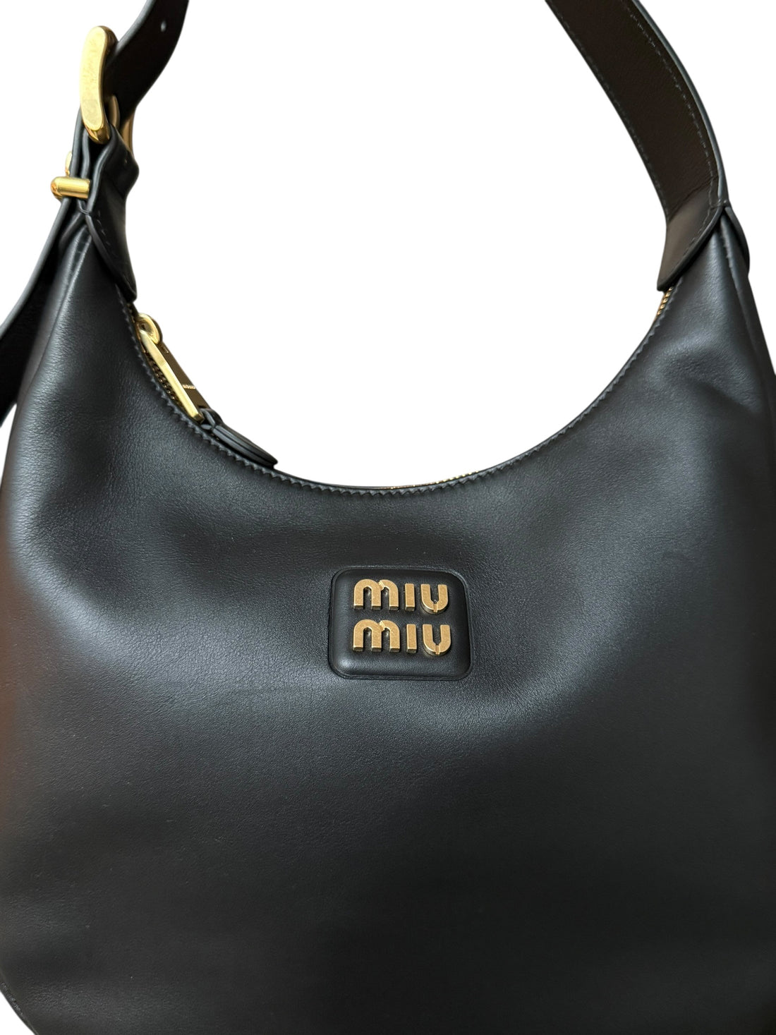 MIU MIU Hobo Bag Schultertasche mit verstellbaren Lederriemen.
