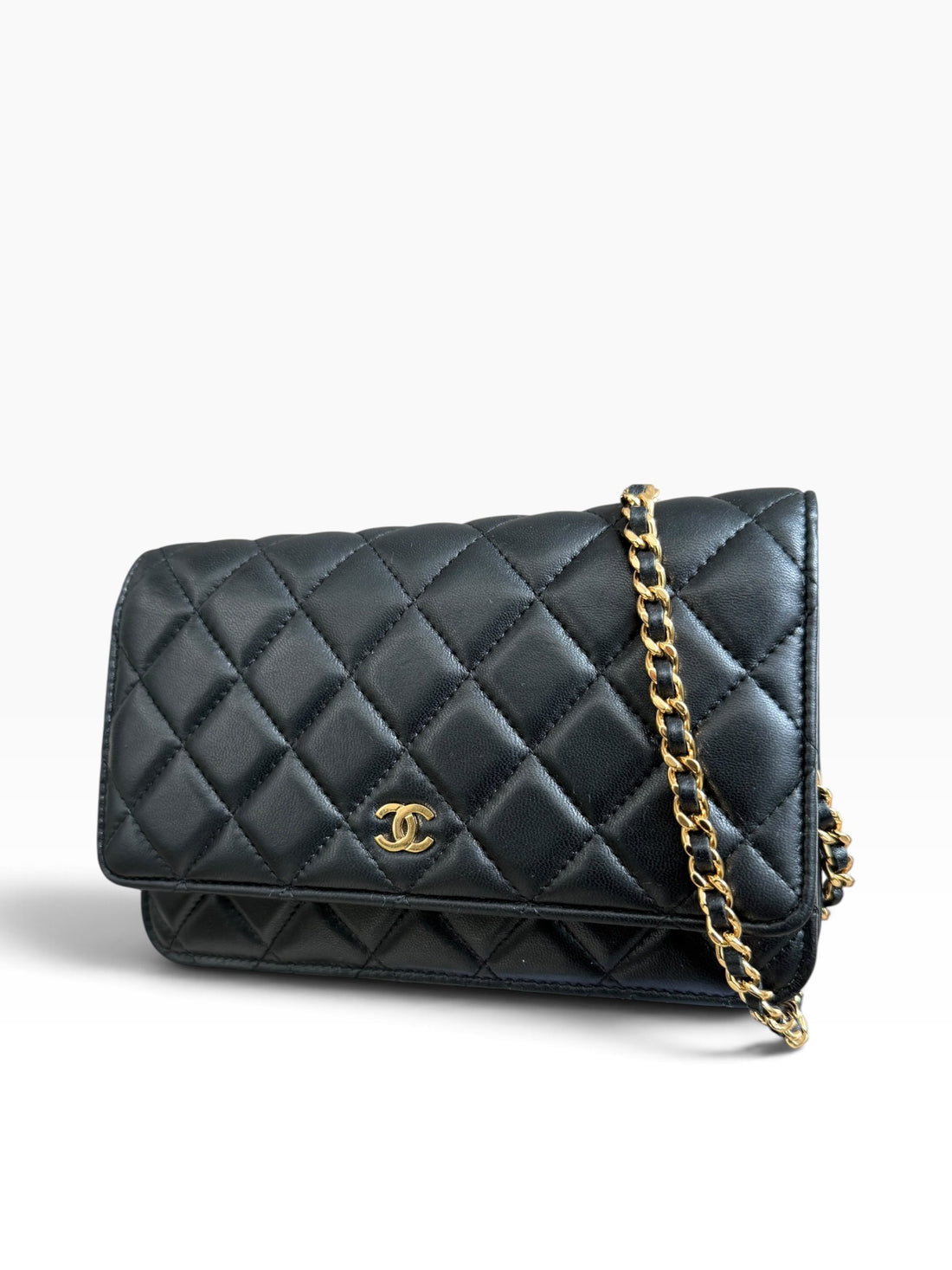 Chanel WOC Wallet on Chain aus schwarzem Lammleder und goldfarbener Hardware