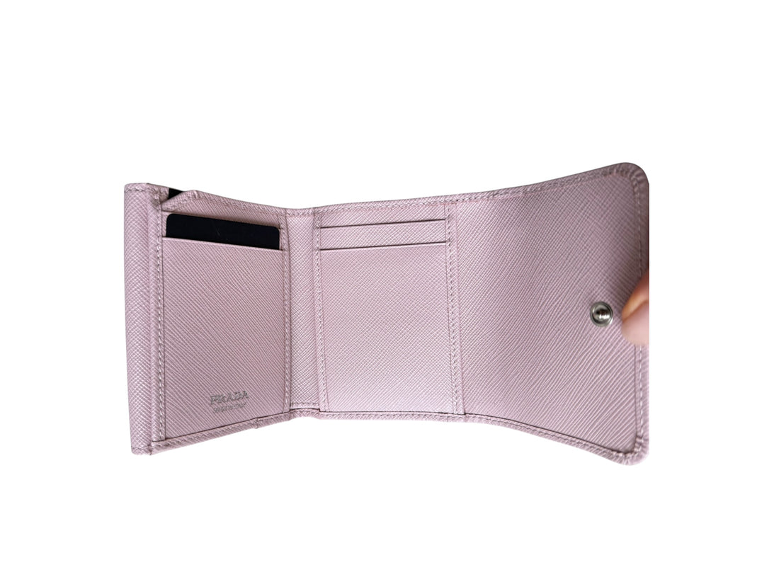 PRADA kleine Geldbörse aus Saffiano Leder aus der aktuellen Kollektion in der Farbe Rosa