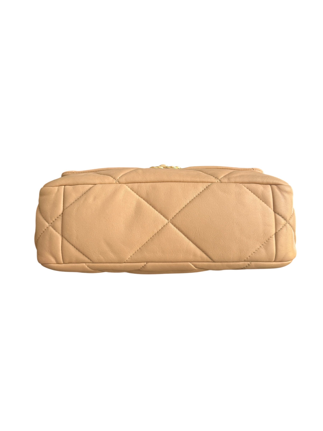 Chanel 19 small in beige mit Gold- Silber- Rutheniumfarbenes Metall. Griff und Schulterkette.
