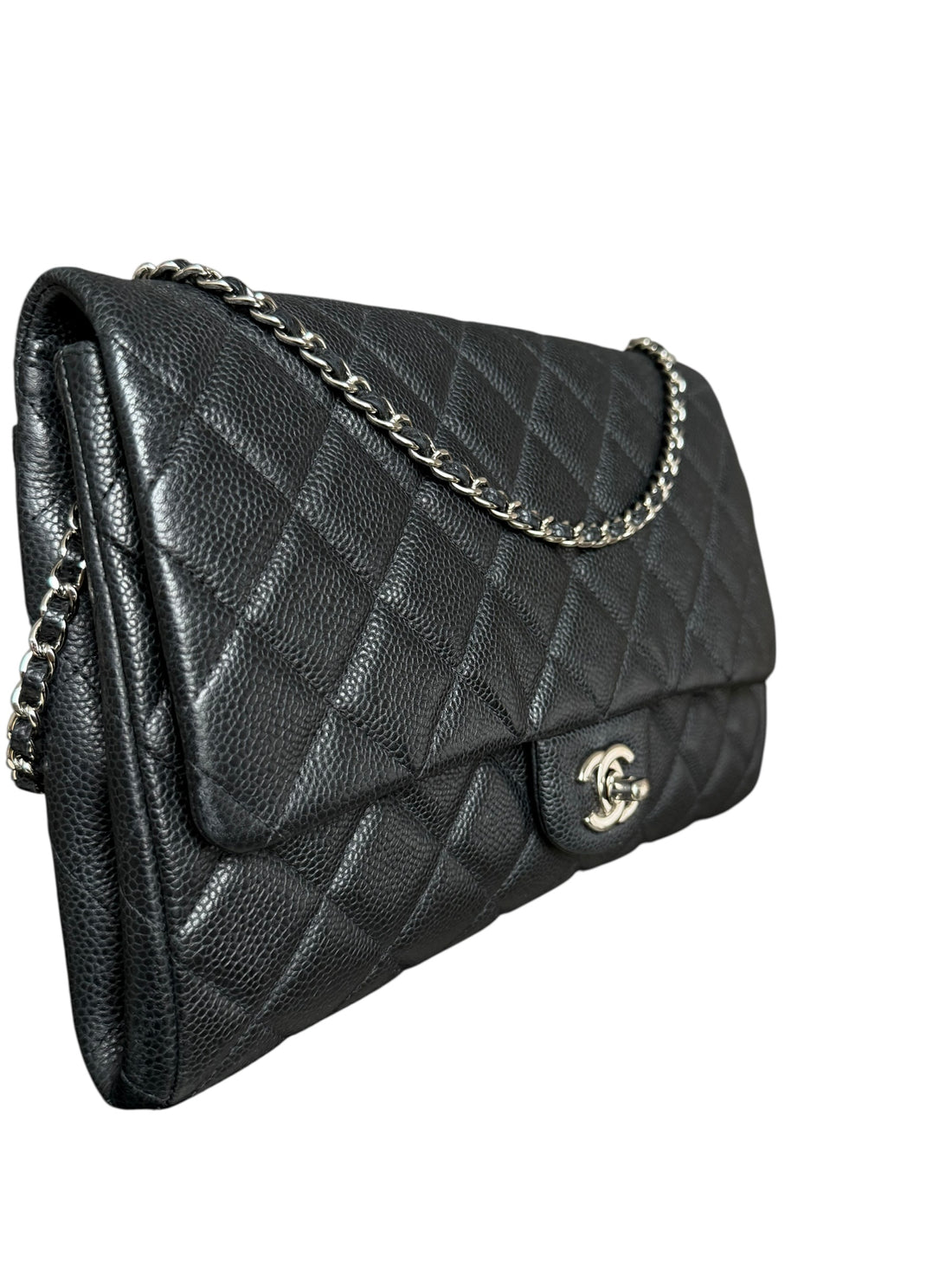 Chanel Classic Timeless Single Flap Bag Clutch aus schwarzem Kaviarleder und silberfarbener Hardware.