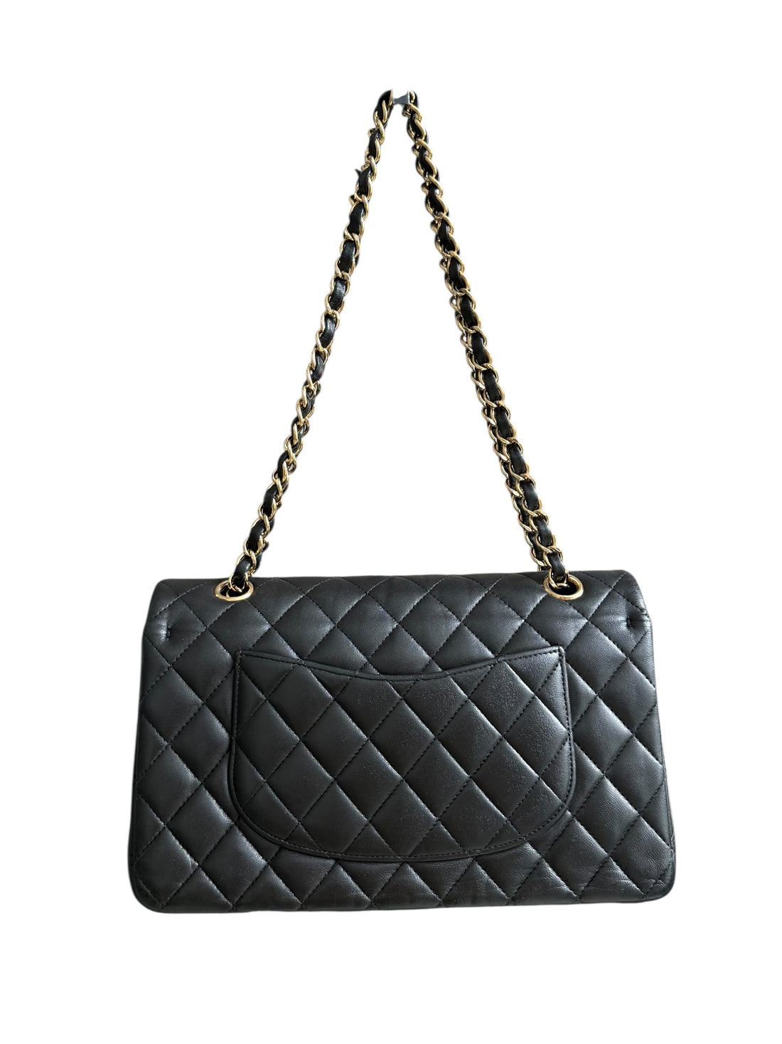Chanel Medium Classic Double Flap Bag aus schwarzem Lammleder und goldfarbener Hardware.