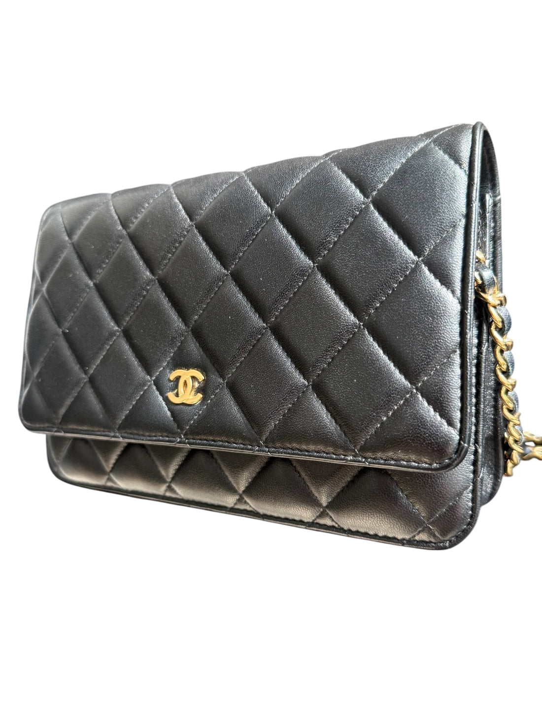 CHANEL WOC Wallet on Chain aus schwarzem Lammleder und goldfarbener Hardware