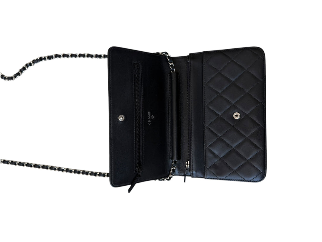 Chanel WOC Wallet on Chain aus schwarzem Lammleder und silberfarbener Hardware