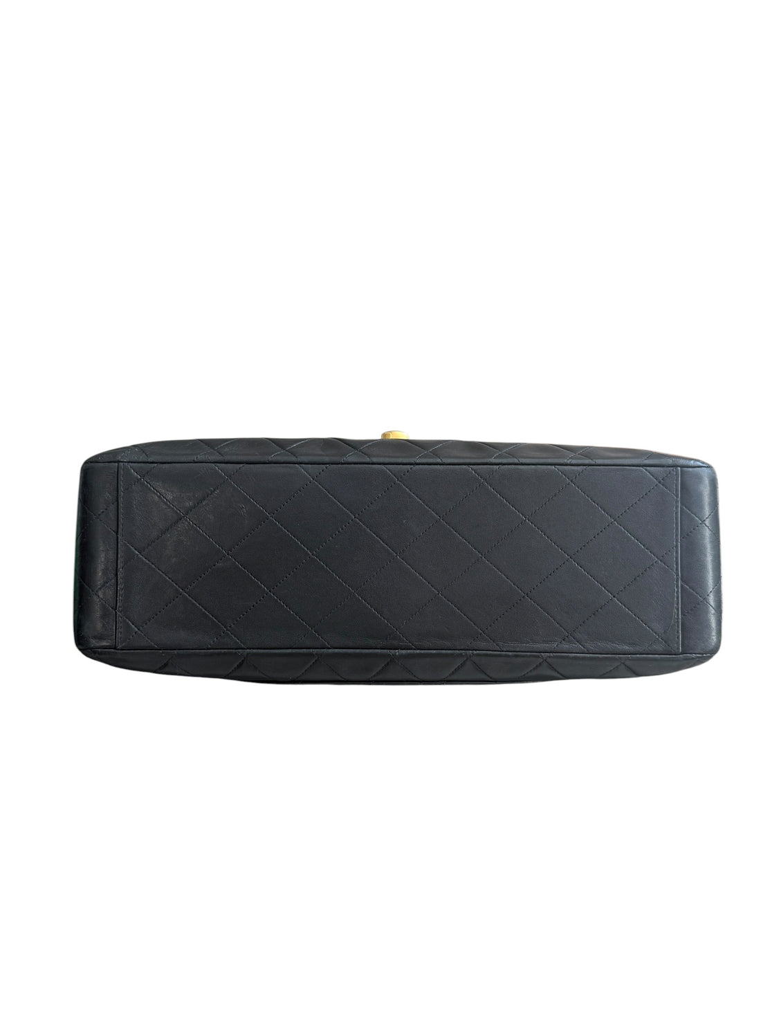 Chanel Classic Flap Bag Maxi Vintage aus schwarzem Lammleder und 24 Karat vergoldeter Hardware.