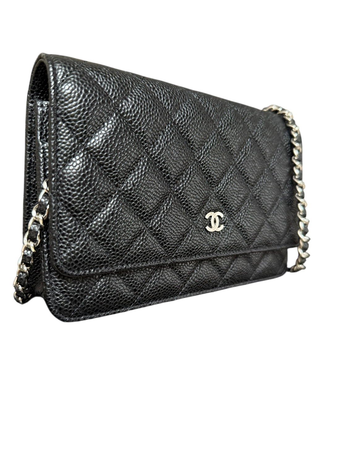 CHANEL WOC Wallet on Chain aus schwarzem genarbtem und glänzendem Kalbsleder Kaviarleder