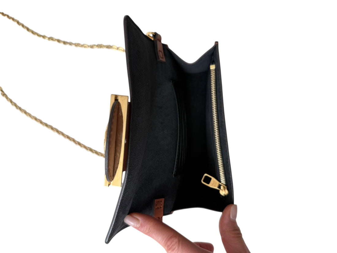 Louis Vuitton Dauphine WOC Wallet on Chain mit abnehmbarer Kette.