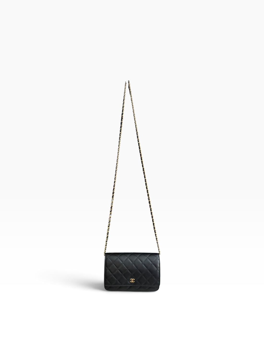 CHANEL WOC Wallet on Chain aus schwarzem Lammleder und goldfarbener Hardware