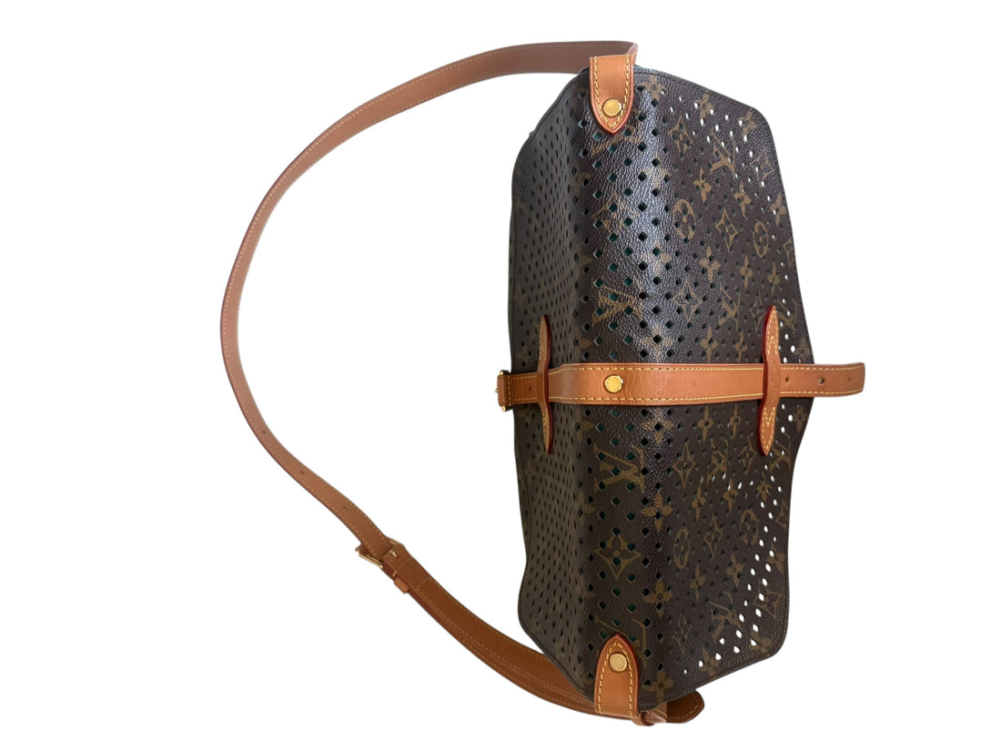 LOUIS VUITTON Flore Saumur 30 Monogram.