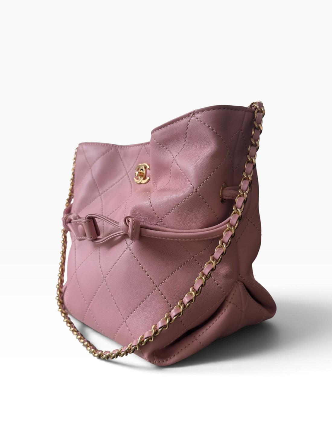 Chanel Beutel Tasche aus der Kollektion Herbst / Winter 2026. aus Lammleder und goldfarbene Metall.