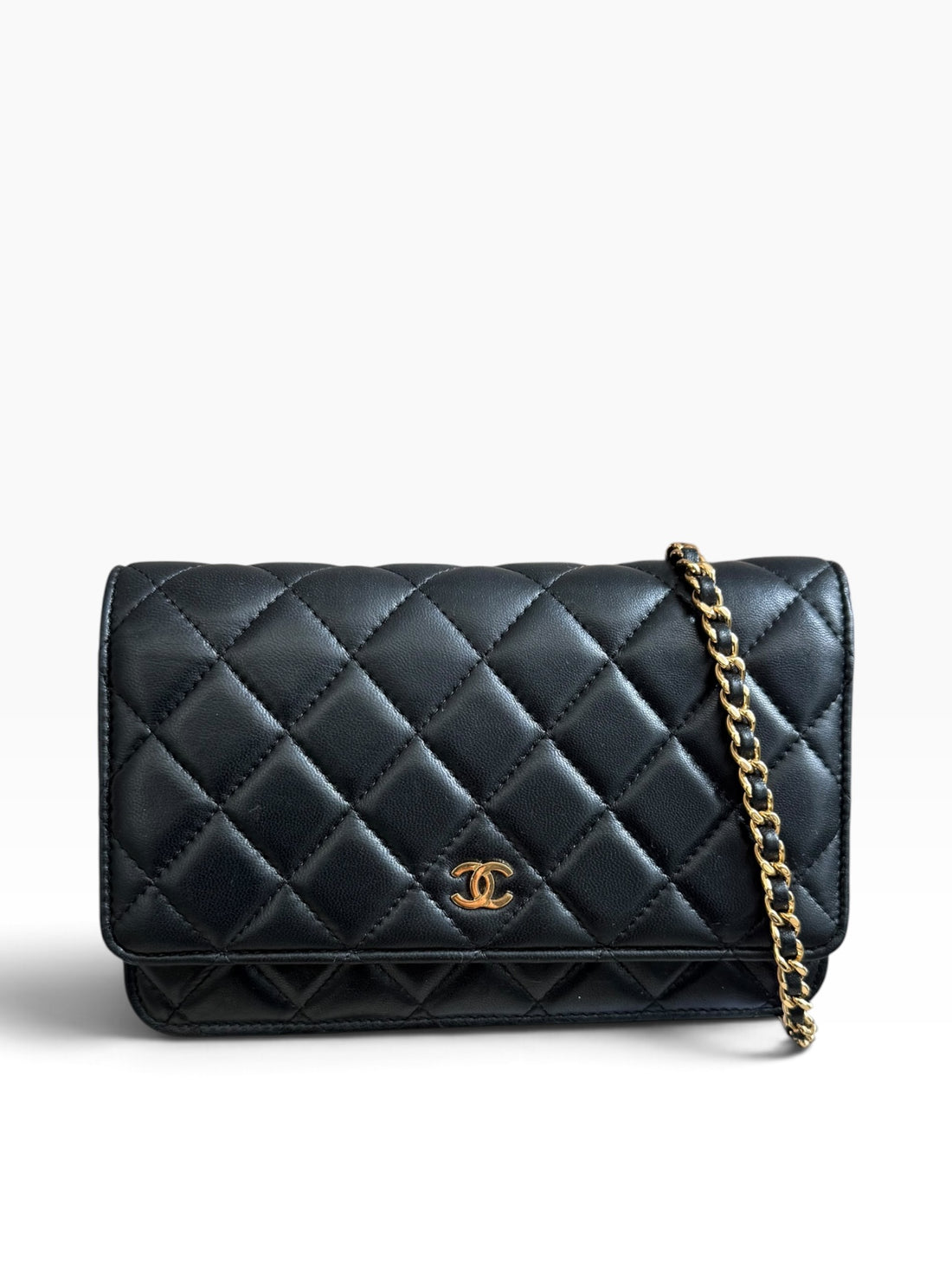 Chanel WOC Wallet on Chain aus schwarzem Lammleder und goldfarbener Hardware