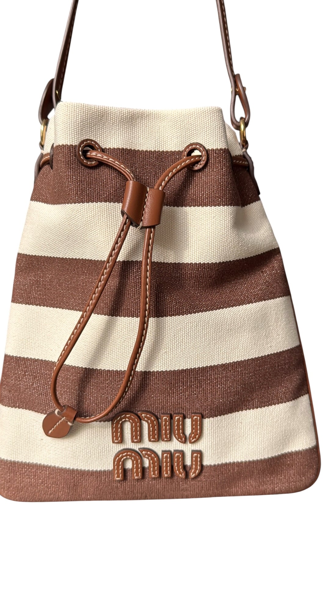 Miu Miu Beuteltasche aus braun-weiss gestreiftem Canvas und Kordelzug aus Leder