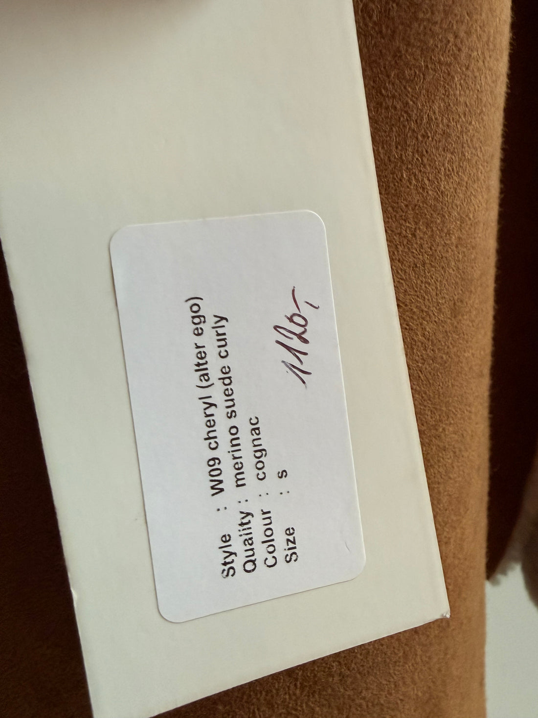 Echt Lammfellweste „Alter Ego“ in der Grösse Small aus der aktuellen Kollektion. Schaffell. Cognac Farben. Merino und Wildleder.