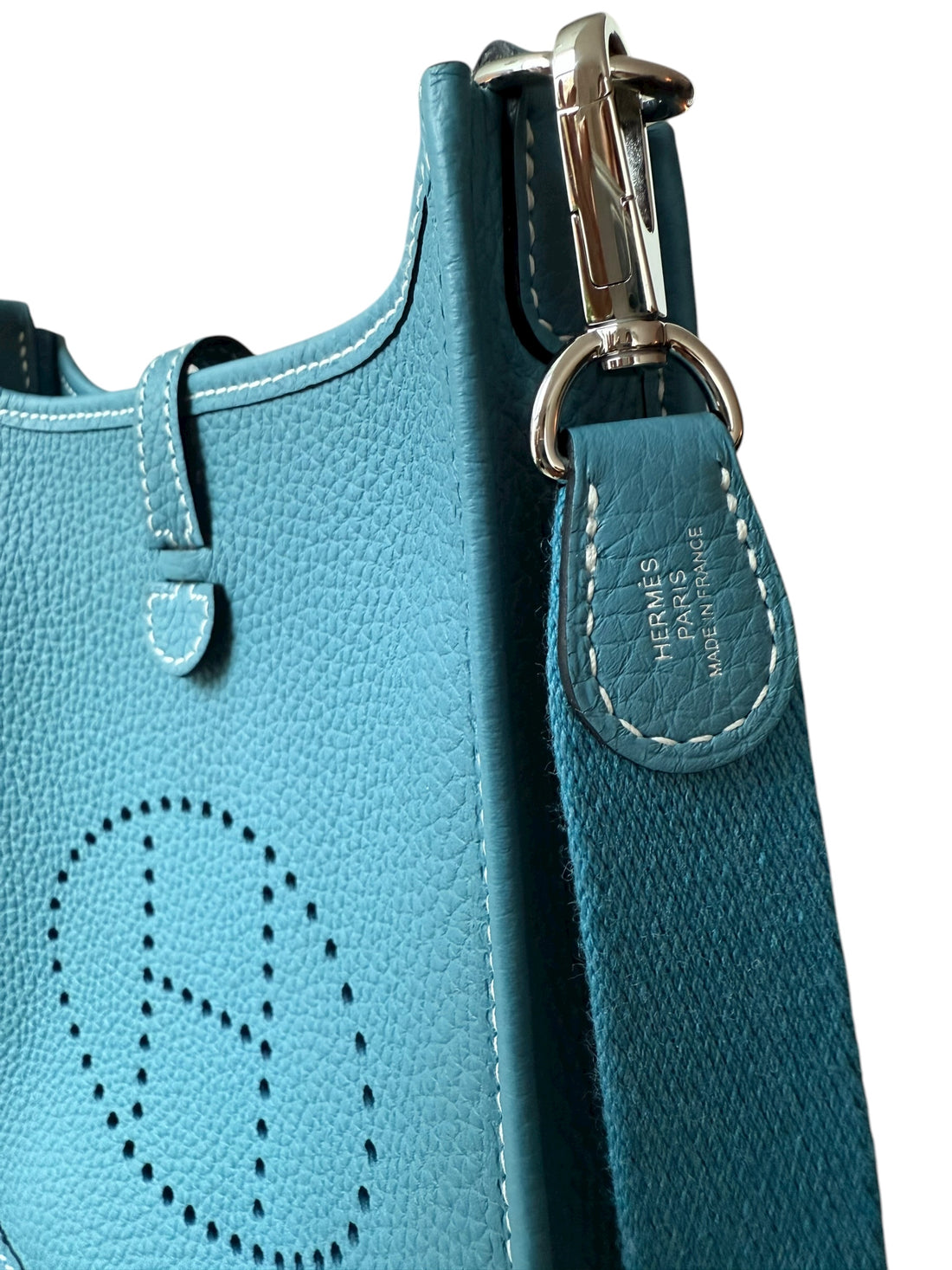 Hermès Evelyne 16 Mini Amazone Taurillon Clemence in der Farbe New Bleu Jean mit Palladium Hardware