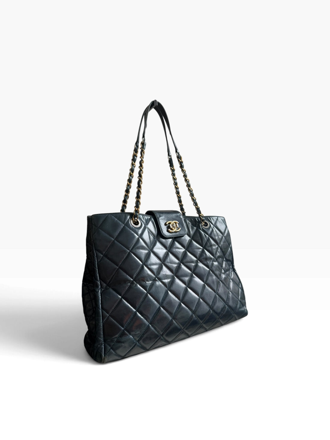 Chanel Daily Walk Tote aus dunkelblauem Kalbsleder
